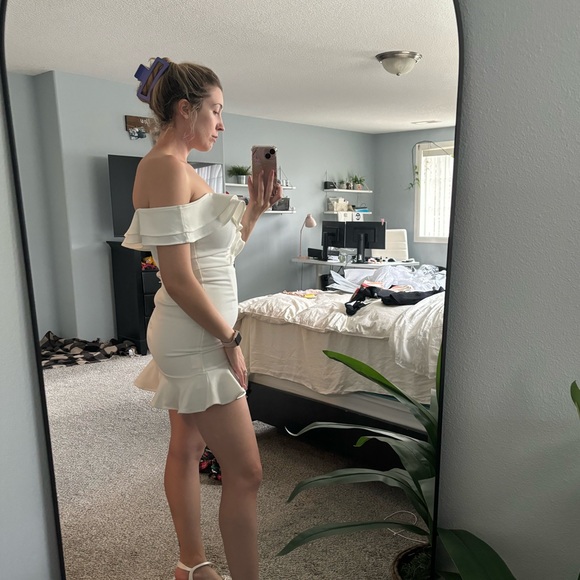 SELFIE LESLIE OFF-SHOULDER RUFFLE MINI DRESS WHITE - Picture 2 of 6